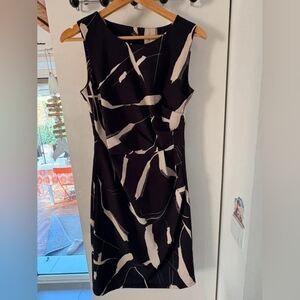 Elegant Black and White Sleeveless Dress